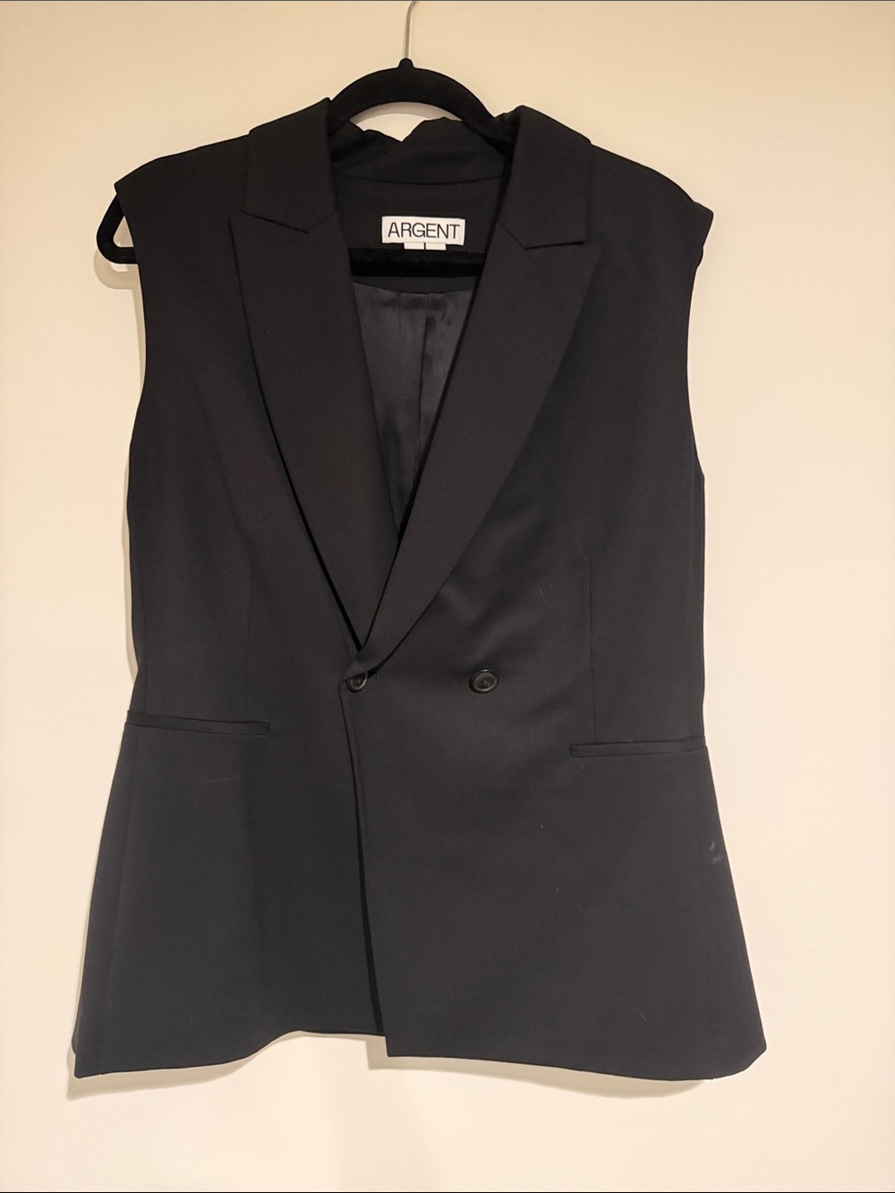 Argent Tailored Sleeveless Double-Breasted Vest in Black